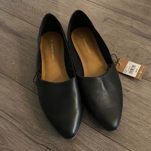 Denver Hayes black flats